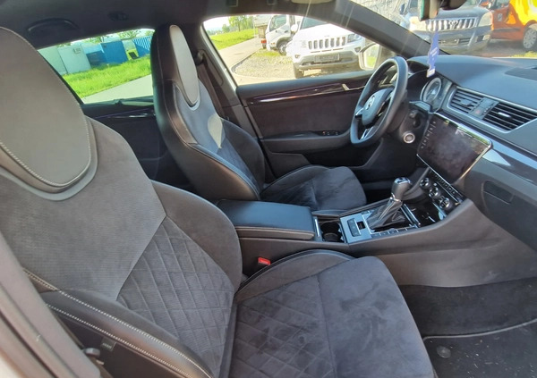 Skoda Superb cena 70000 przebieg: 189106, rok produkcji 2018 z Kcynia małe 301